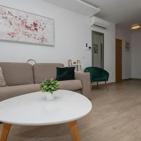 Beautiful In Apartment *
