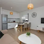 Appartement Lovely In *